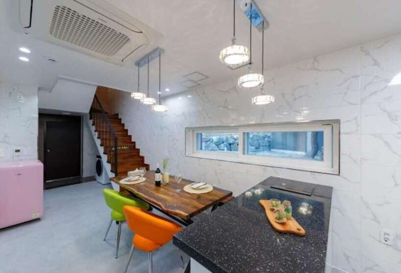 Pensione Wonju Zelkova 480 Pool Villa