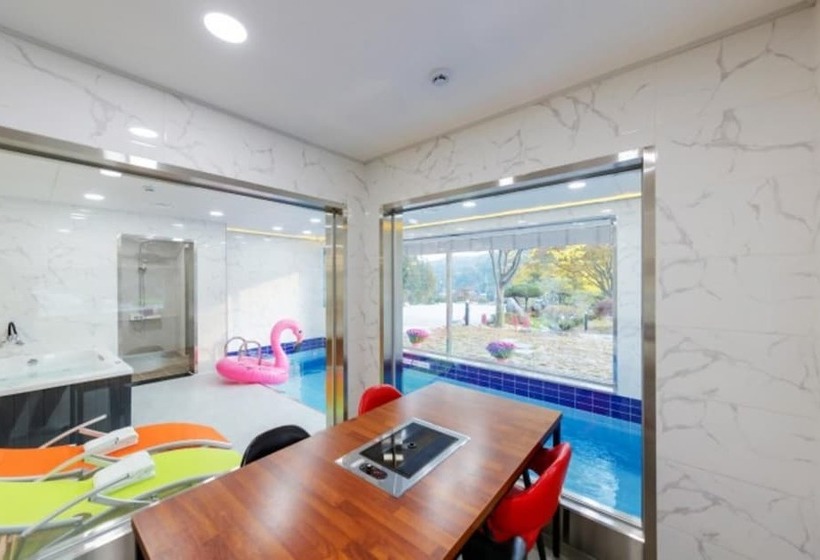 Pensione Wonju Zelkova 480 Pool Villa