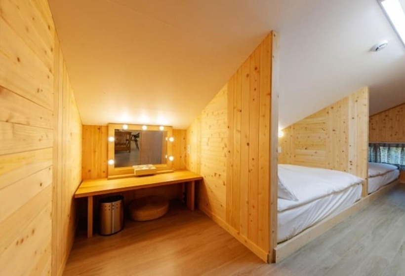 Pensione Wonju Zelkova 480 Pool Villa