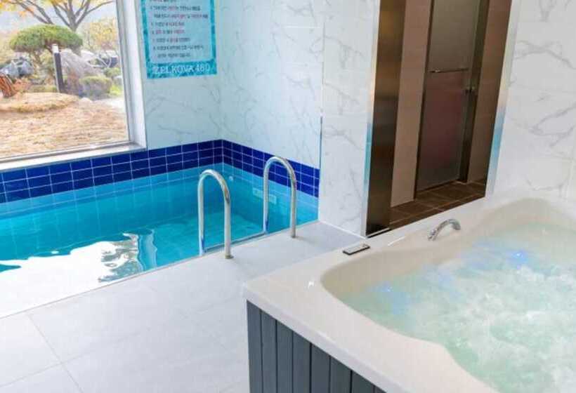 Pensione Wonju Zelkova 480 Pool Villa