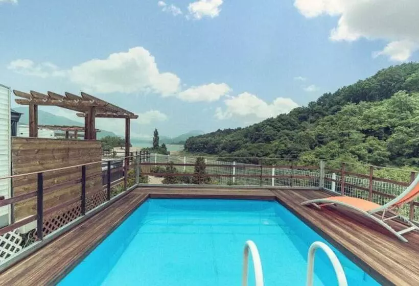 Majatalo Jecheon De Tours Camp Club