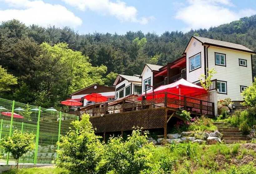 Yeongdeok Hill Pine Pension