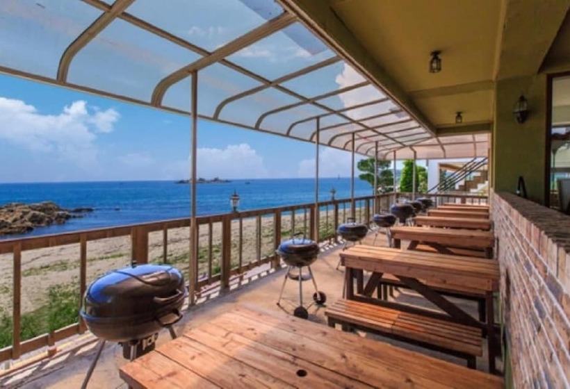 Castles Pebble Beach Pension