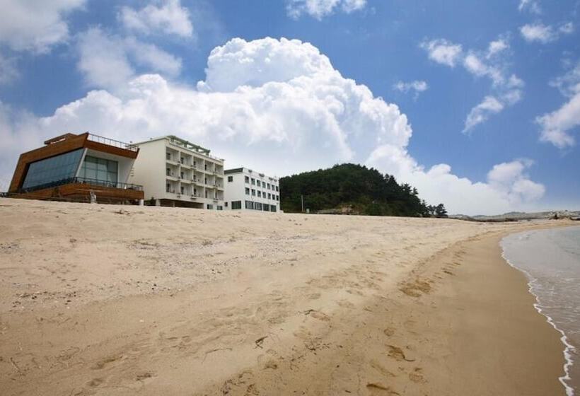 Castles Pebble Beach Pension