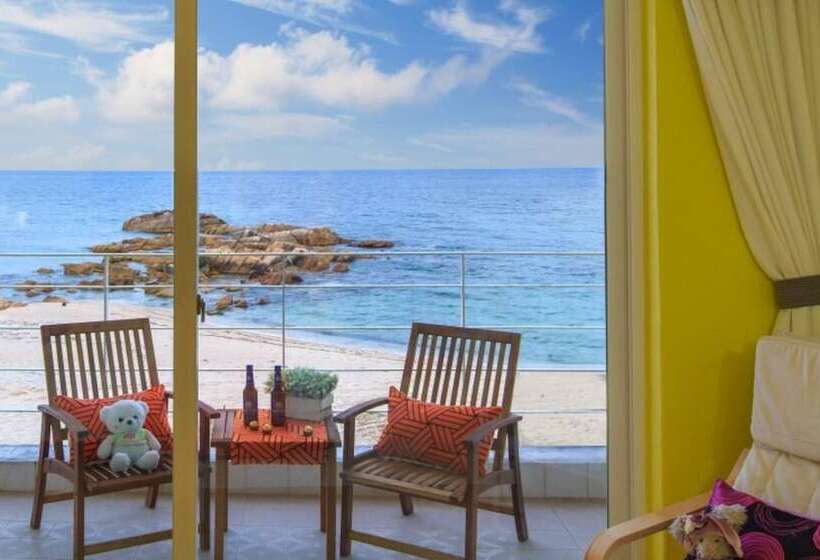 Castles Pebble Beach Pension