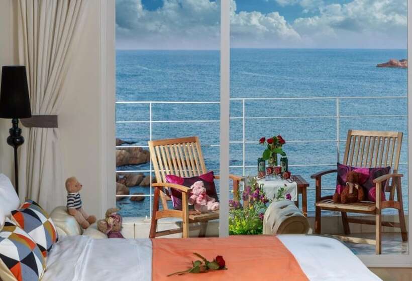 Castles Pebble Beach Pension