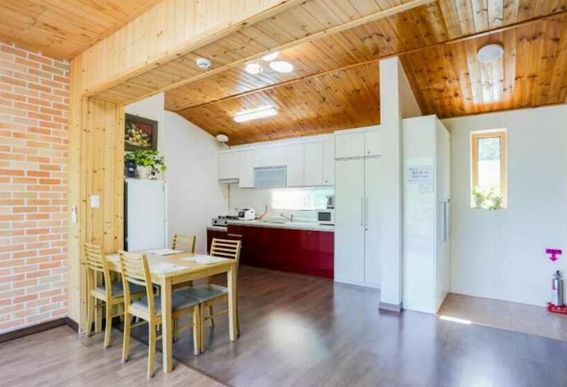 Danyang Kkottteuran Pension