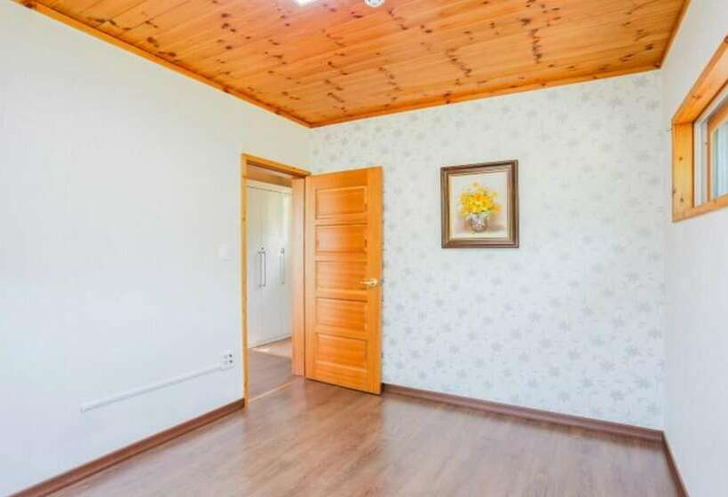 Danyang Kkottteuran Pension