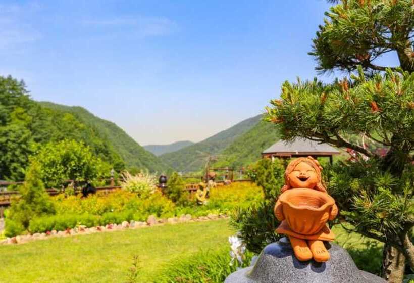 Danyang Kkottteuran Pension