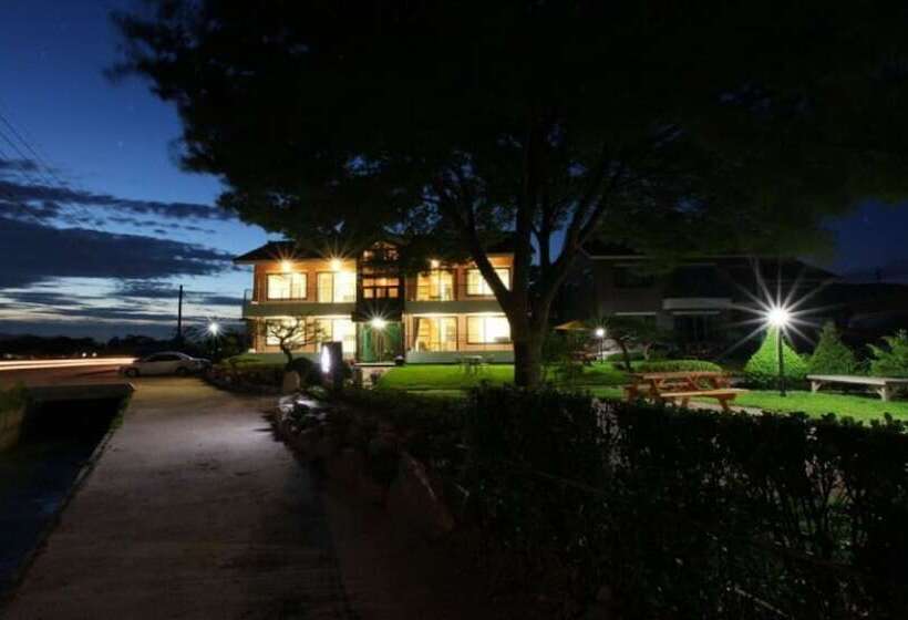 Gyeongju Bomunnamchon Pension