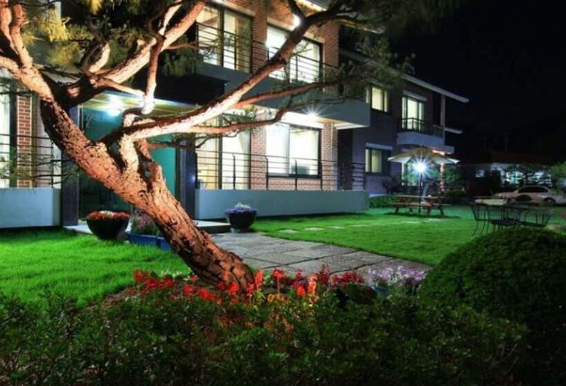 Gyeongju Bomunnamchon Pension