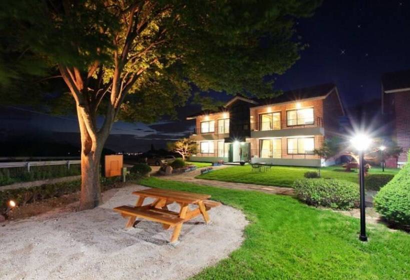 Gyeongju Bomunnamchon Pension