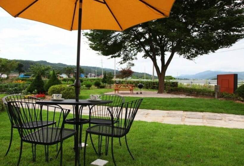 Gyeongju Bomunnamchon Pension