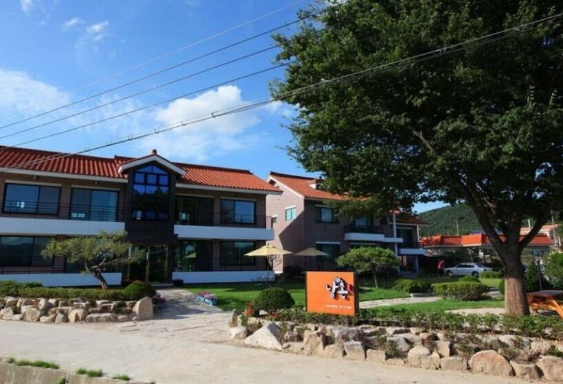 Gyeongju Bomunnamchon Pension