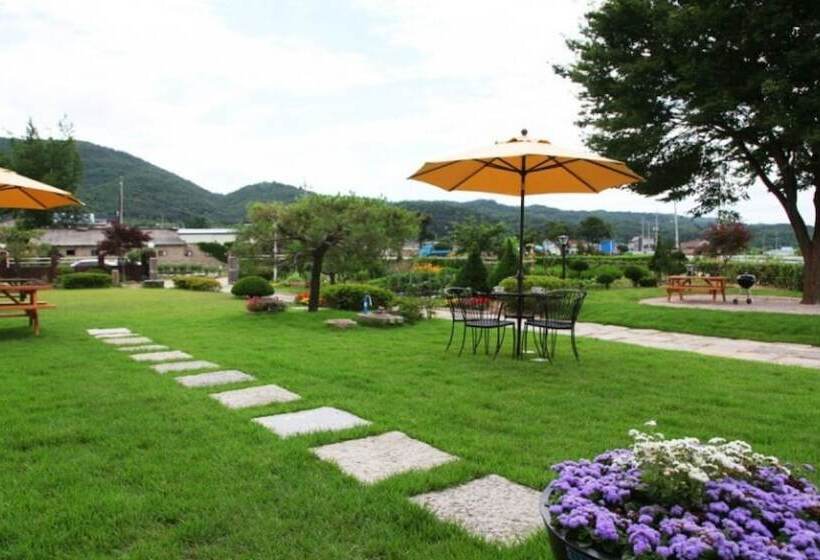Gyeongju Bomunnamchon Pension