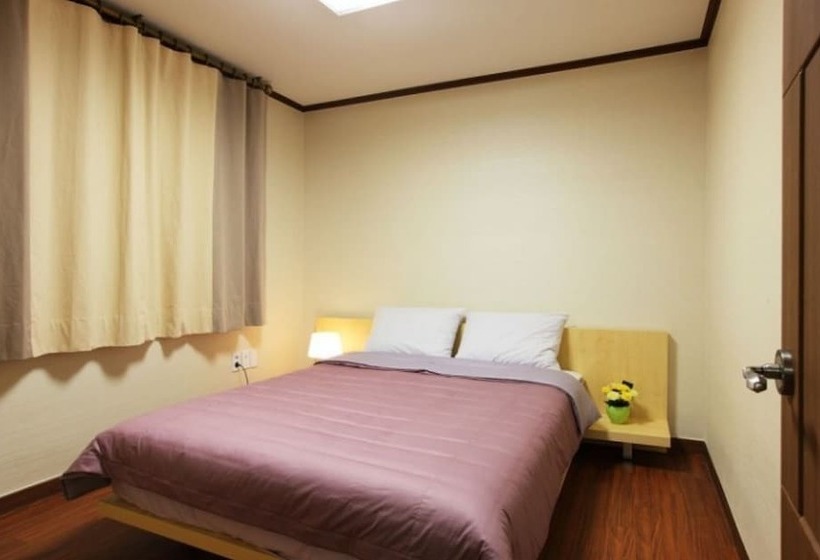 Gyeongju Bomunnamchon Pension