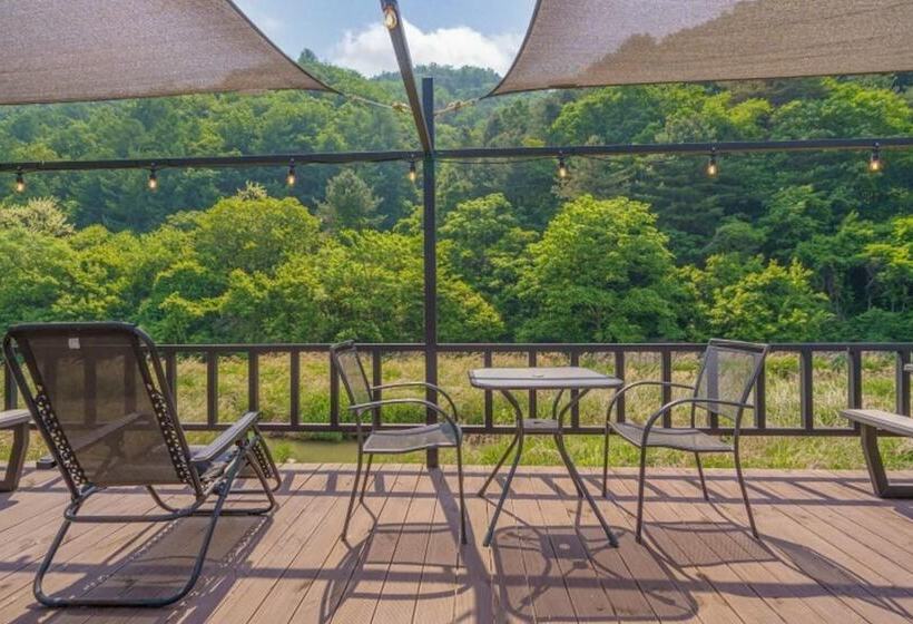 Hongcheon Deopyeonhan Pension