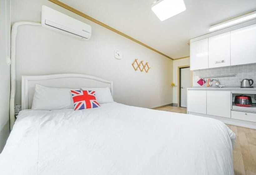 Hongcheon Deopyeonhan Pension