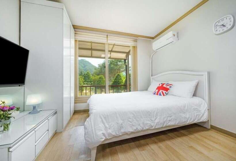 Hongcheon Deopyeonhan Pension