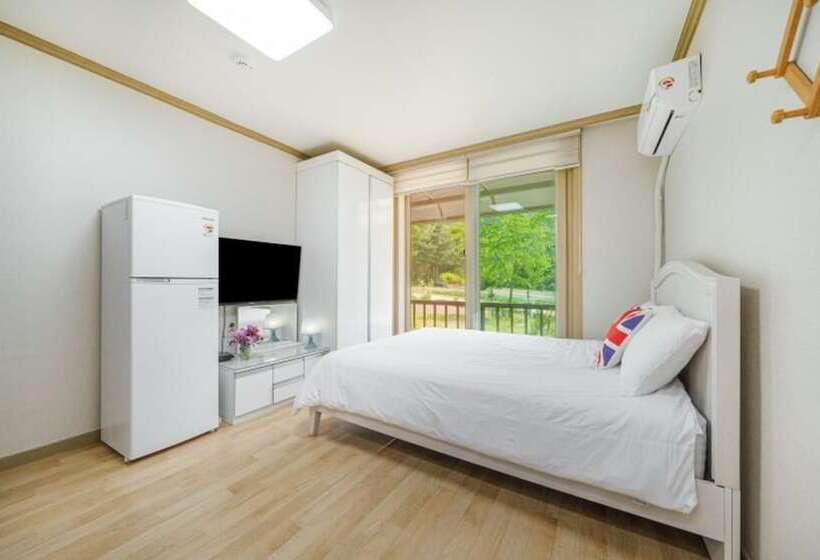 Hongcheon Deopyeonhan Pension