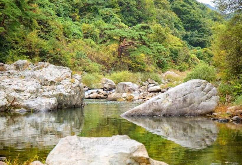 Muju Heukjip Jeongwon Pension