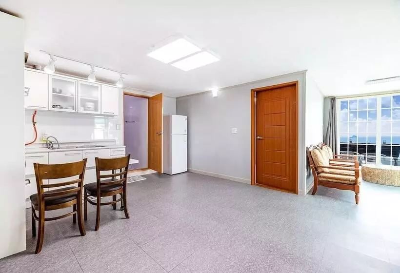 Namhae Baramundeok Pension