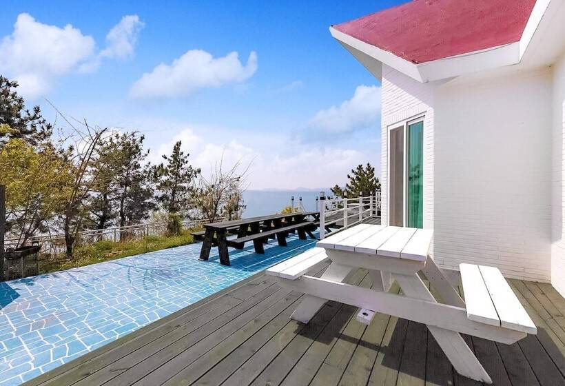 Namhae Baramundeok Pension