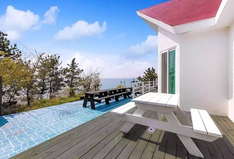 Namhae Baramundeok Pension