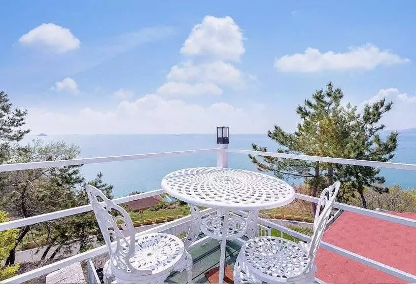 Namhae Baramundeok Pension