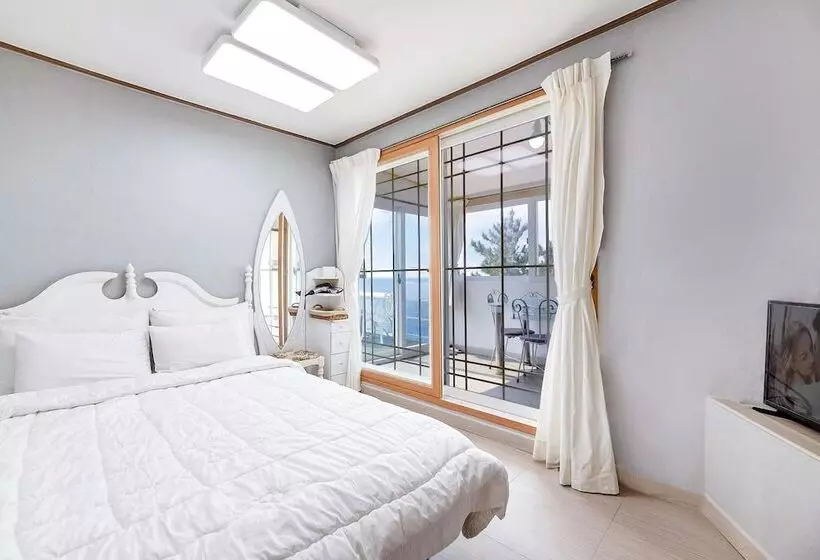 Namhae Baramundeok Pension