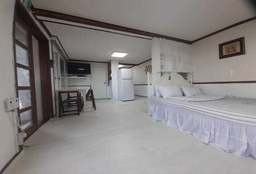 Namhae Baramundeok Pension