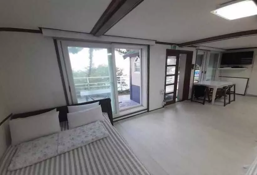 Namhae Baramundeok Pension