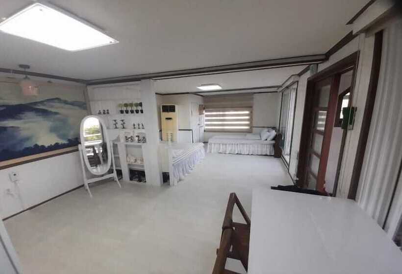 Namhae Baramundeok Pension