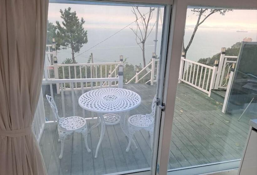 Namhae Baramundeok Pension