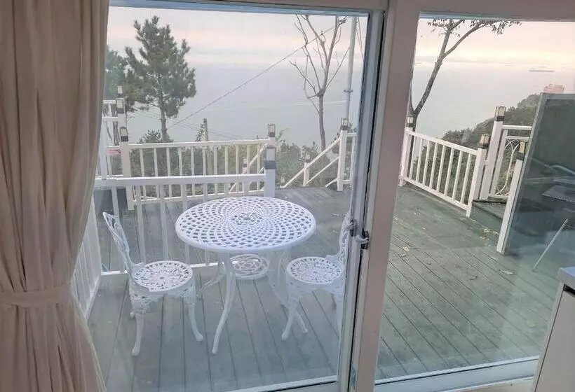 Namhae Baramundeok Pension