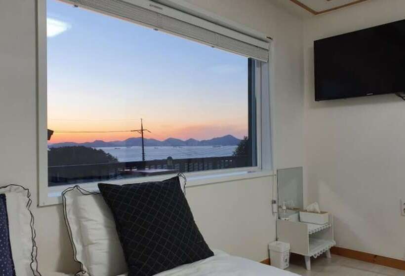 Namhae Cloud Berry Pension