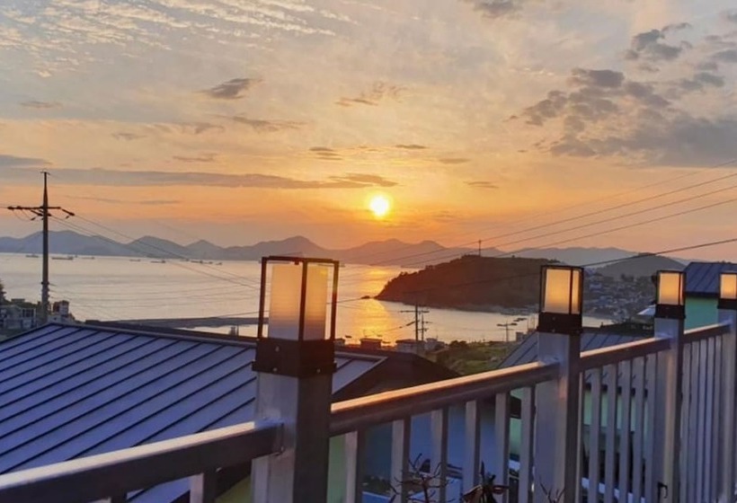 Namhae Cloud Berry Pension