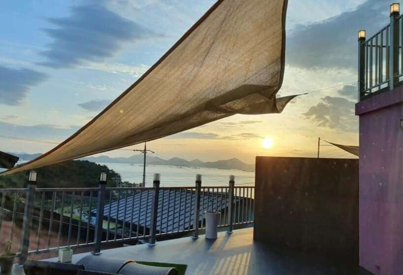 Namhae Cloud Berry Pension