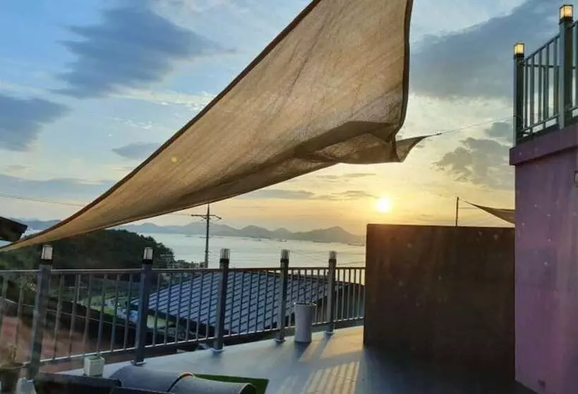 Namhae Cloud Berry Pension