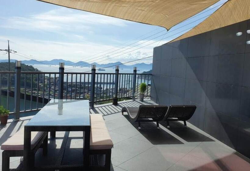 Namhae Cloud Berry Pension