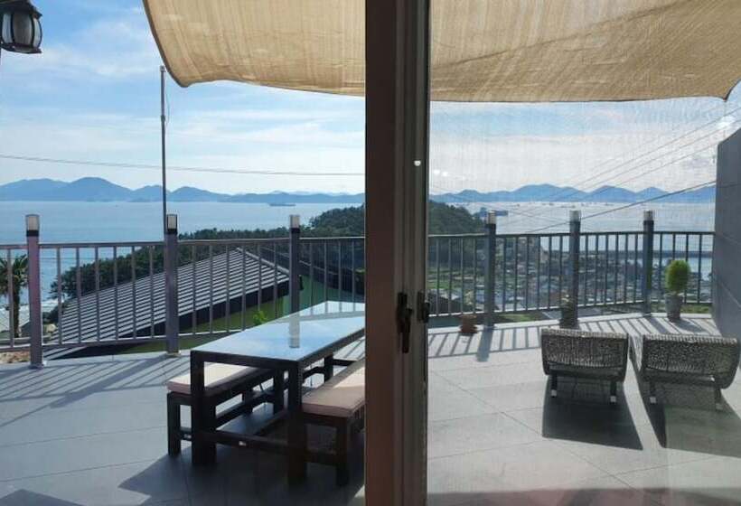 Namhae Cloud Berry Pension