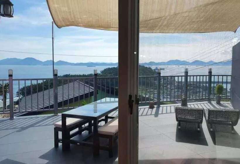 Namhae Cloud Berry Pension
