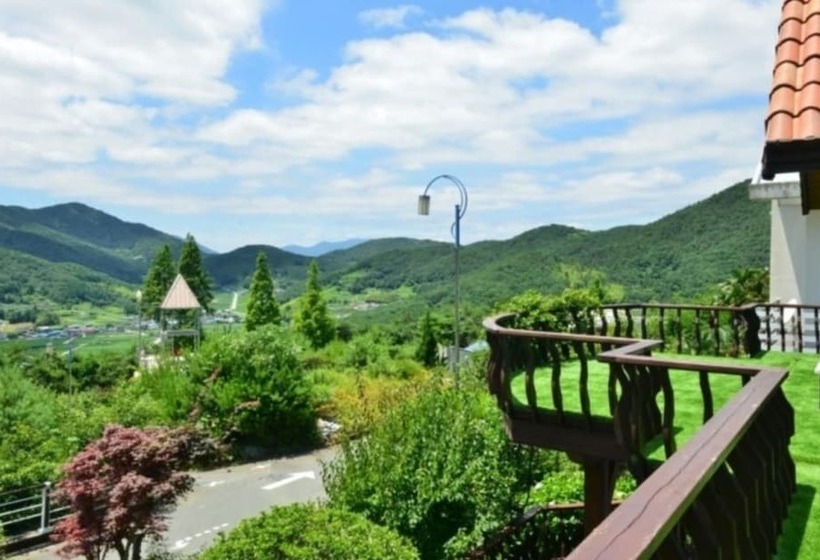 Namhae Seokbujak Jeongwon Pension