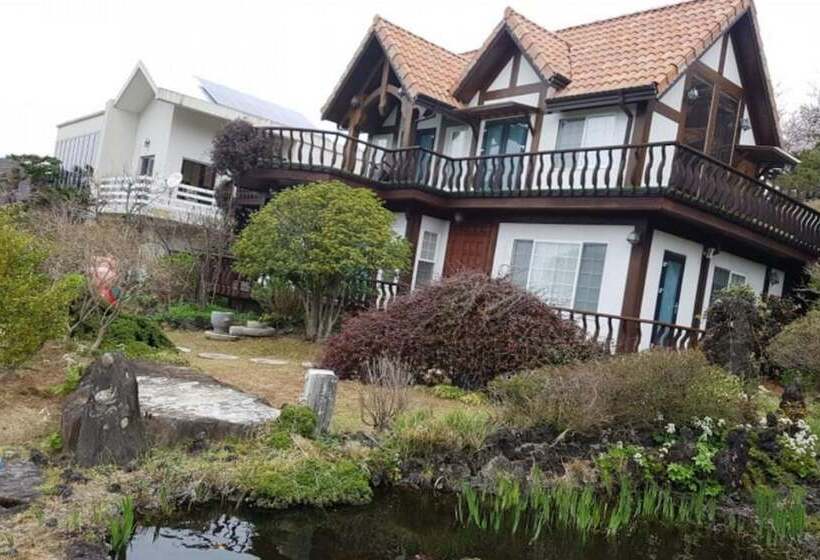 Namhae Seokbujak Jeongwon Pension