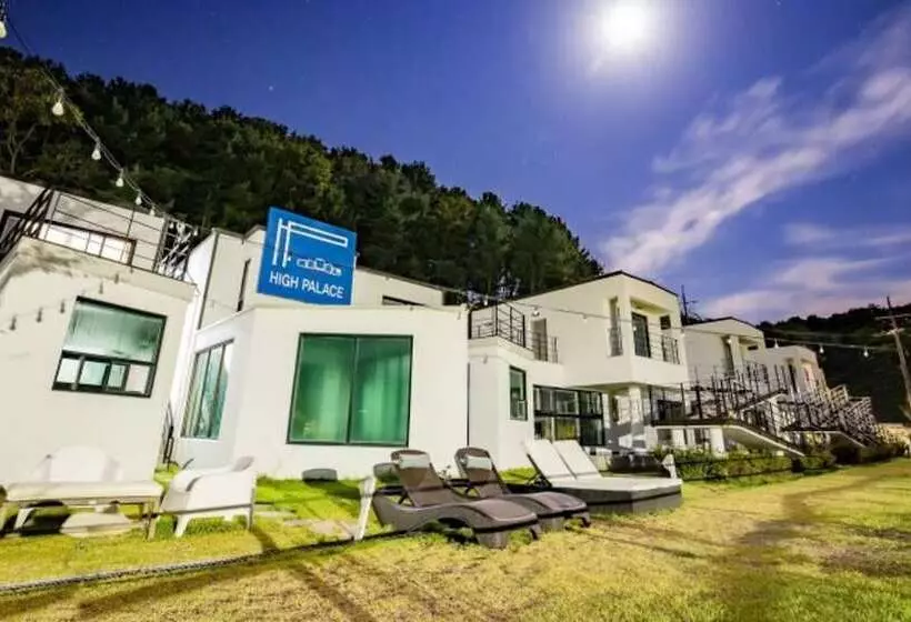 ペンション Gapyeong High Palace Pool Villa
