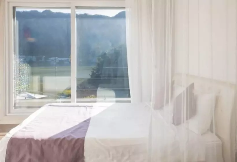 ペンション Gapyeong High Palace Pool Villa