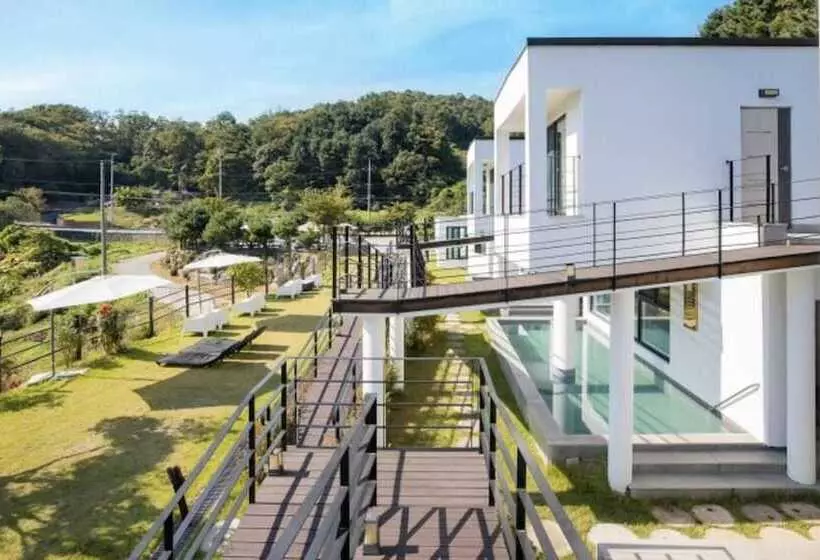 ペンション Gapyeong High Palace Pool Villa