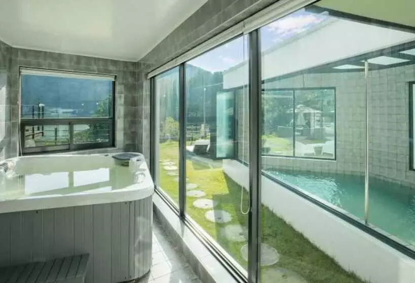 ペンション Gapyeong High Palace Pool Villa
