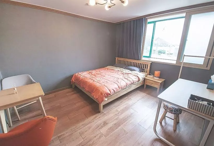 پانسیون Geojedo Gbro Guest House