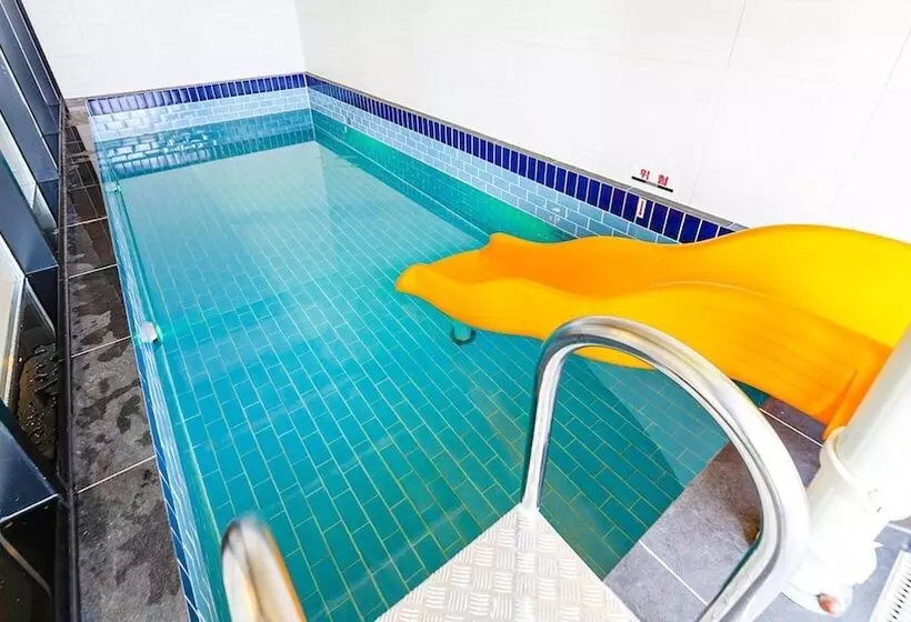Majatalo Goseong Belossi Ayajin Kids Poolvilla